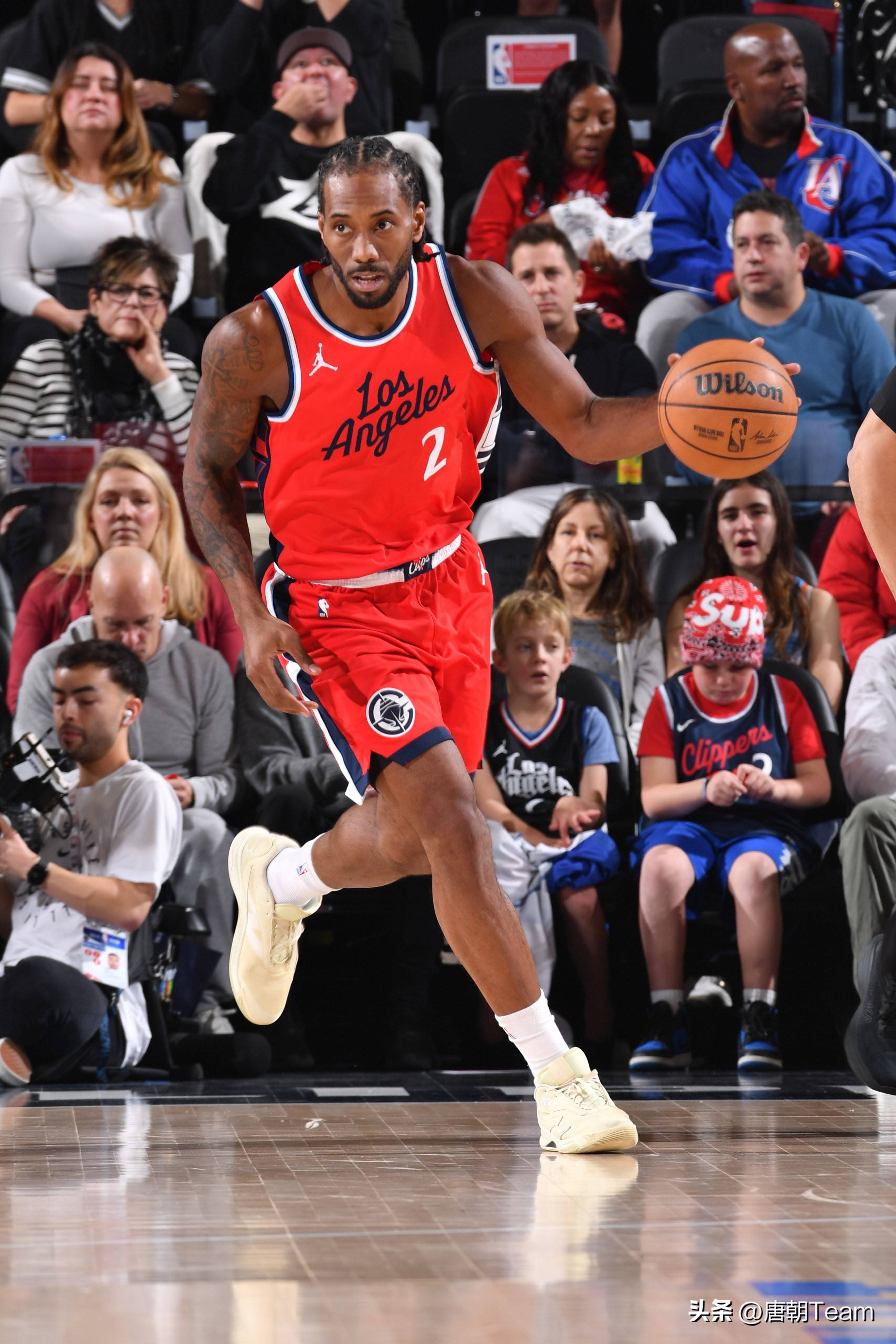 雷霆逆转雄鹿，伦纳德高光表现