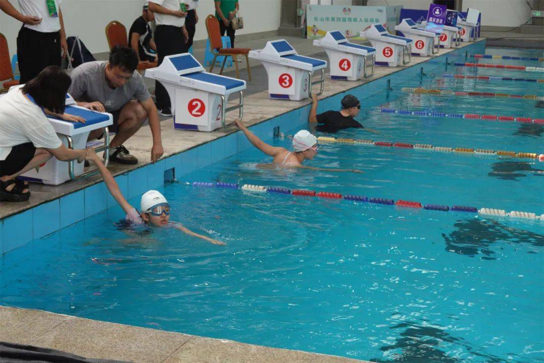 游泳赛事精彩瞬间盘点，年度回顾震撼登场