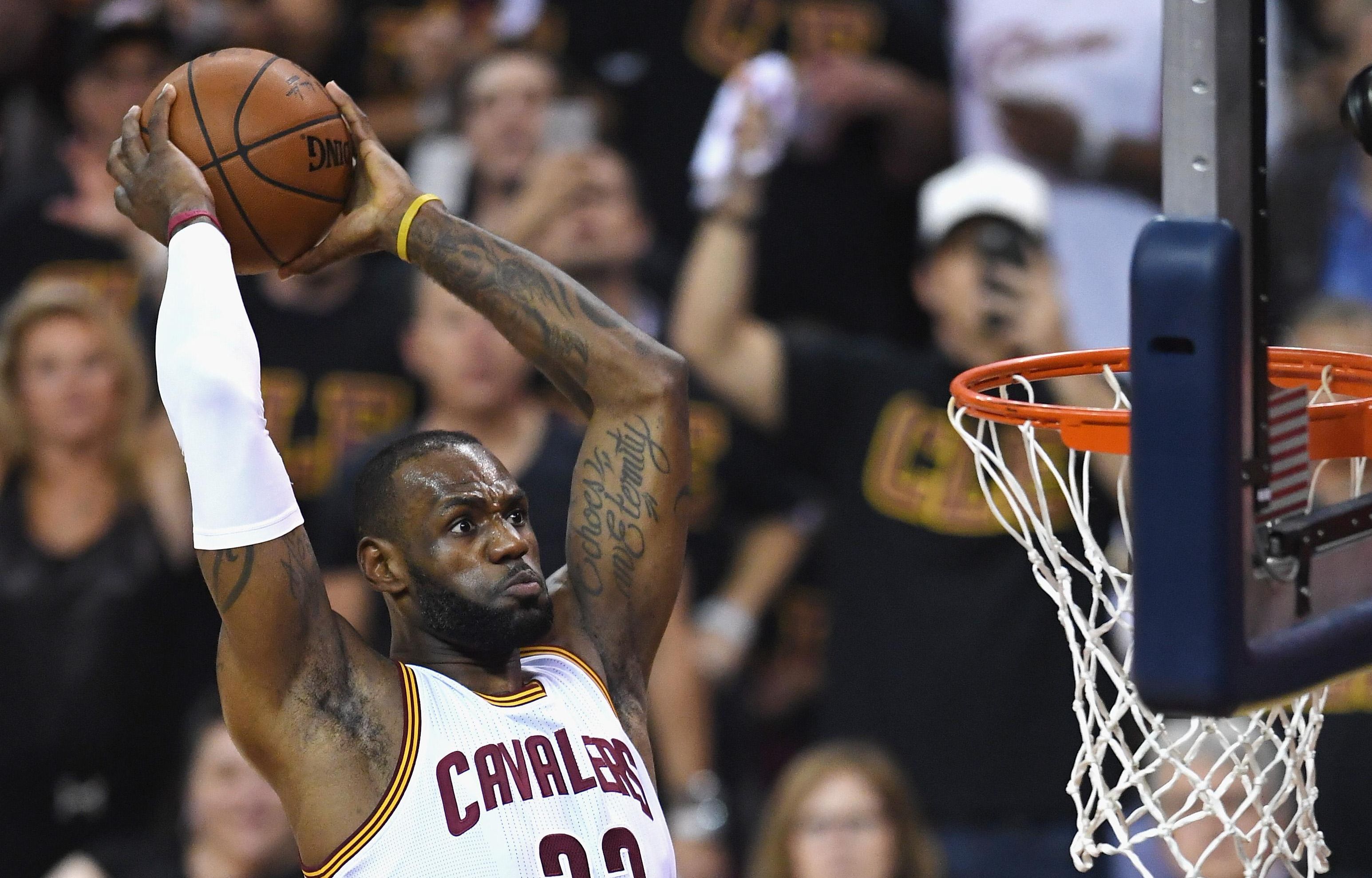 球星爆发！NBA2K赛场再现神级操作的简单介绍