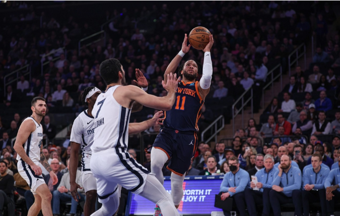 关于灰熊轻取广东队，布伦森关键制胜的信息