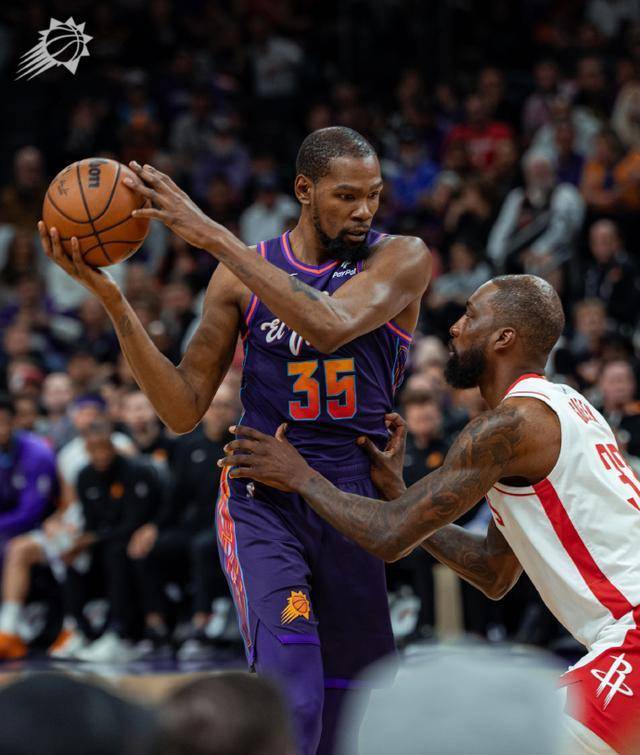 爱游戏大厅-福建队险胜火箭，布克高光表现