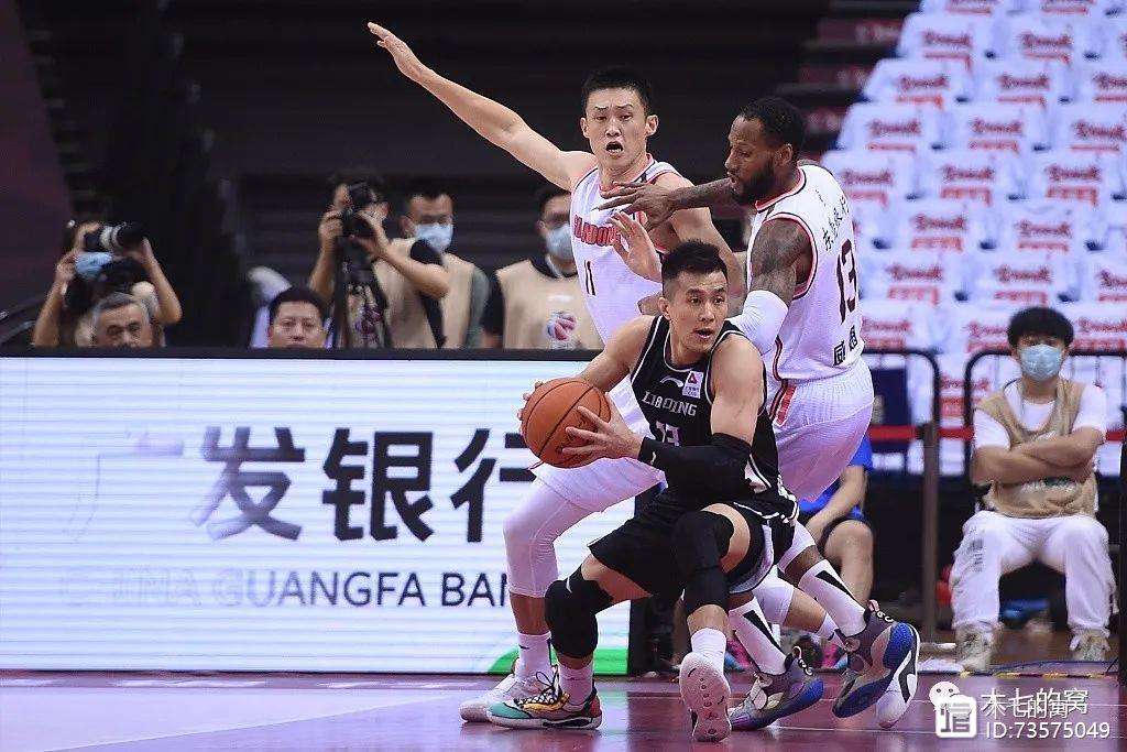 辽宁队险胜马刺，易建联统治全场