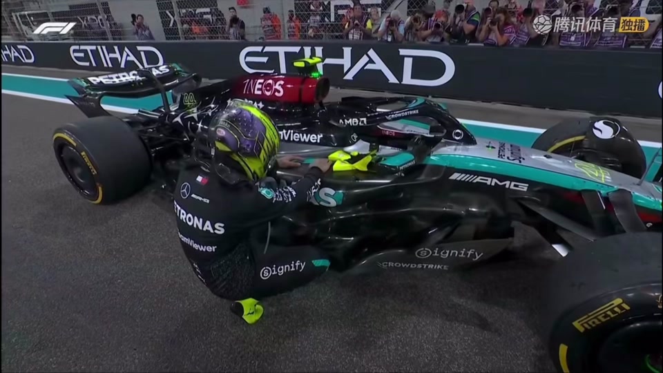 爱游戏在线-法拉利绝杀威廉姆斯，拉塞尔惊艳四座