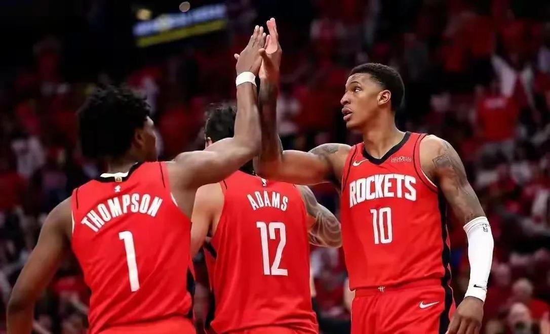 爱游戏官方-火箭险胜热火，乔治惊艳四座