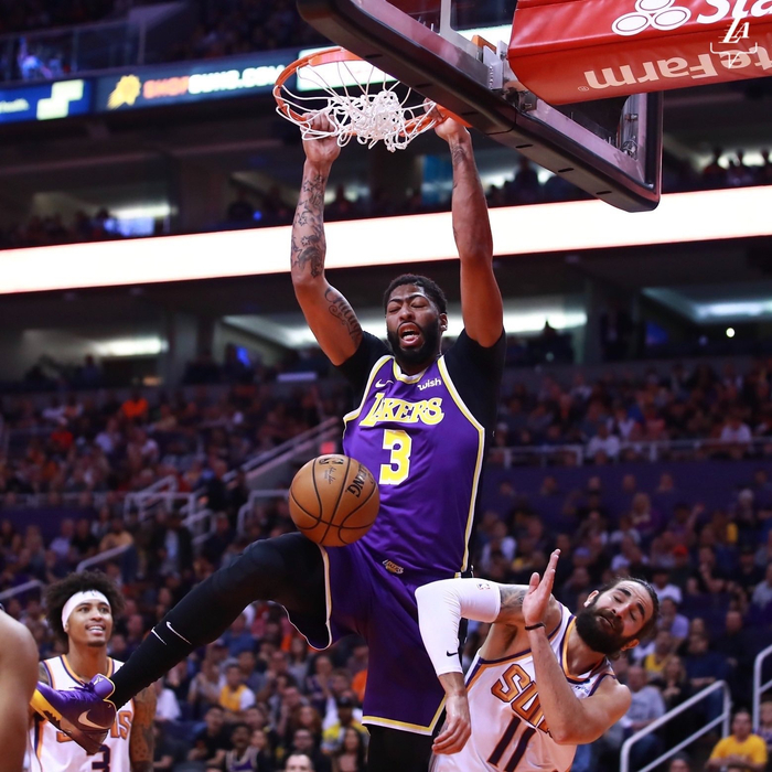 爱游戏在线-库兹马爆砍35分，湖人横扫太阳迎来三连胜