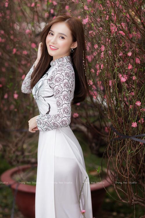 爱游戏-孤岛，当沉没的航母上，马龙独自扛起桅杆