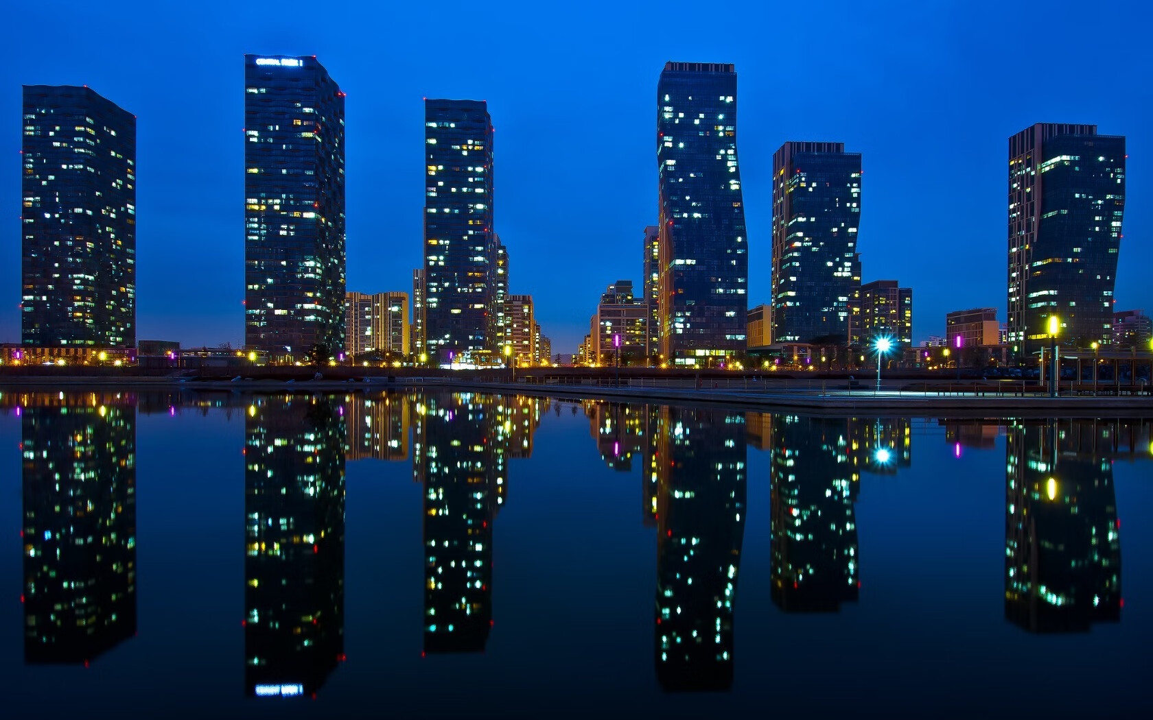 开拓者客场掀翻森林狼，塔图姆却在F1赛道上演绝杀超车？