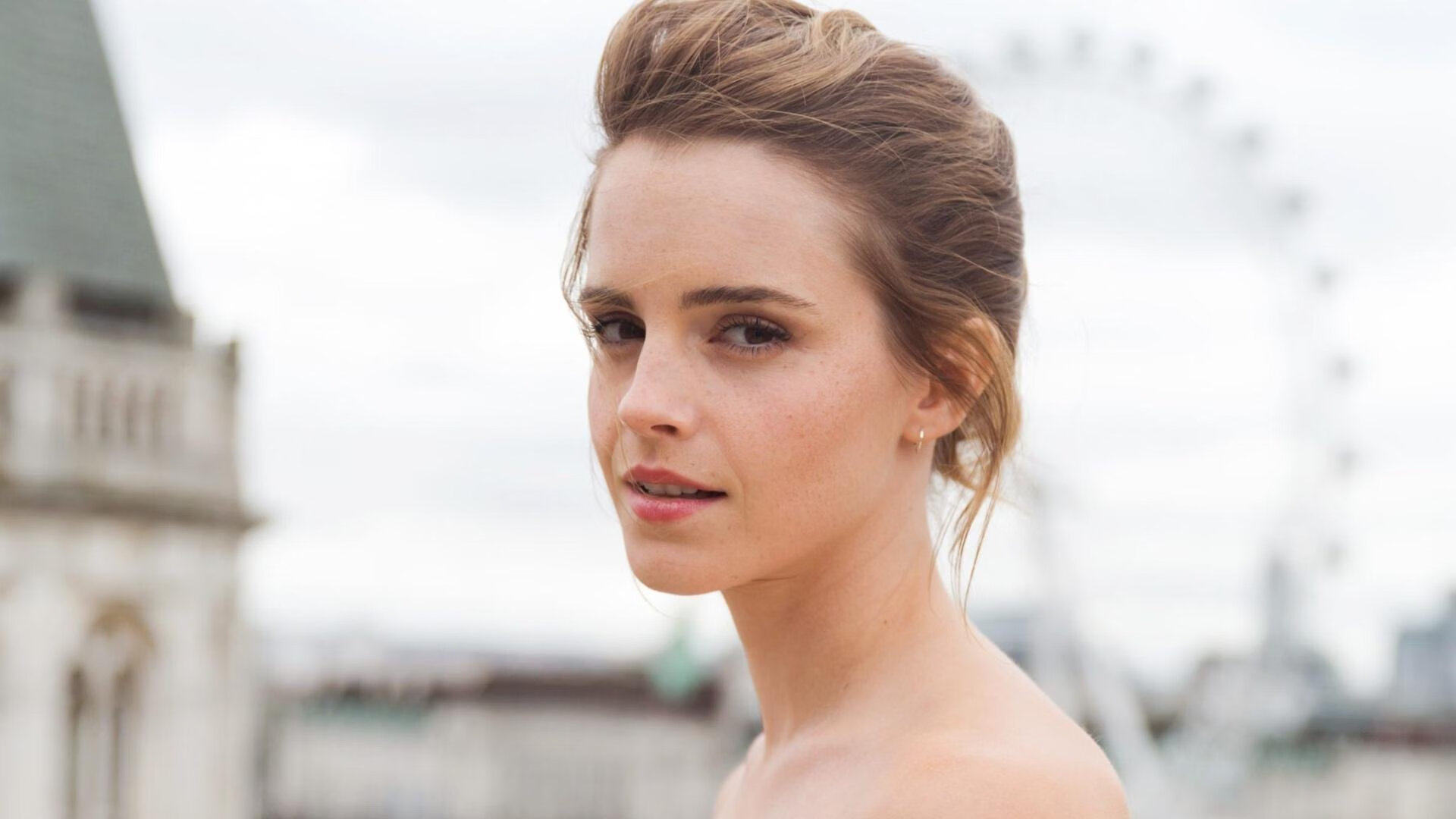 跨界巅峰，深圳队逆袭尼克斯，浓眉绝境爆发书写传奇